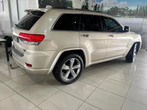 Jeep Grand Cherokee 3.6L Overland - Image 3