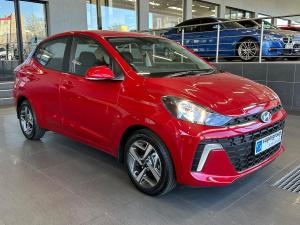 Hyundai Grand i10 1.2 Executive sedan auto - Image 1