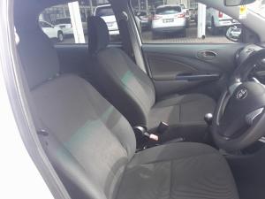 Toyota Etios hatch 1.5 Sprint - Image 12
