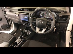 Toyota Hilux 2.4GD-6 single cab 4x4 Raider manual - Image 6