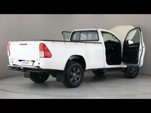 Toyota Hilux 2.4GD-6 single cab 4x4 Raider manual - Image 9