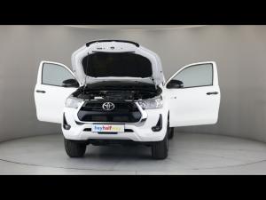 Toyota Hilux 2.4GD-6 single cab 4x4 Raider manual - Image 14