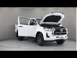 Toyota Hilux 2.4GD-6 single cab 4x4 Raider manual - Image 15