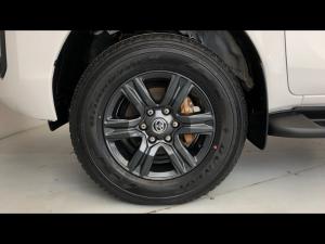 Toyota Hilux 2.4GD-6 single cab 4x4 Raider manual - Image 19