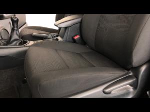 Toyota Hilux 2.4GD-6 single cab 4x4 Raider manual - Image 21