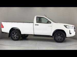 Toyota Hilux 2.4GD-6 single cab 4x4 Raider manual - Image 3