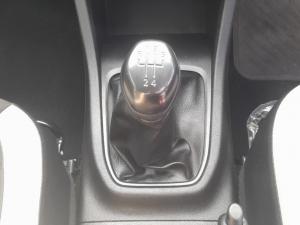 Renault Triber 1.0 Life - Image 10