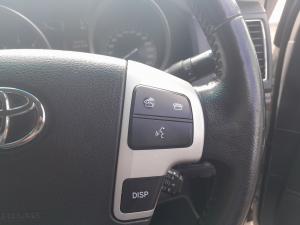 Toyota Land Cruiser 200 4.5D-4D V8 VX - Image 10