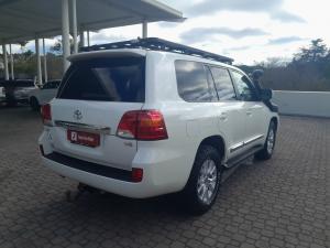 Toyota Land Cruiser 200 4.5D-4D V8 VX - Image 2