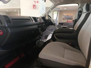 Toyota Quantum Hiace 2.5 D-4D 14 Seat - Image 7