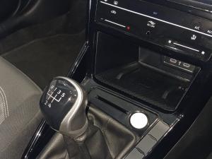 Volkswagen Polo 1.6 Life - Image 14