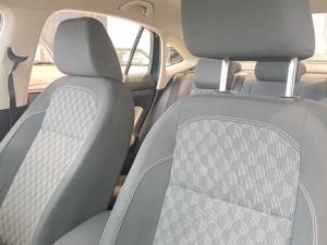 Volkswagen Polo 1.6 Life - Image 21