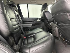 Nissan Pathfinder 2.5 dCi SE automatic - Image 11