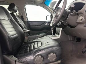 Nissan Pathfinder 2.5 dCi SE automatic - Image 16