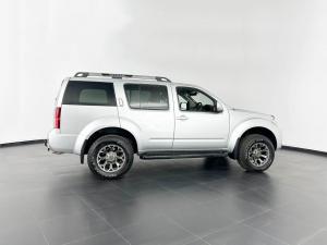 Nissan Pathfinder 2.5 dCi SE automatic - Image 5