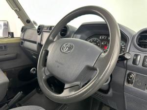 Toyota Land Cruiser 79 4.5DS/C - Image 10