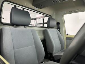 Toyota Land Cruiser 79 4.5DS/C - Image 11