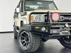 Toyota Land Cruiser 79 4.5DS/C - Image 14