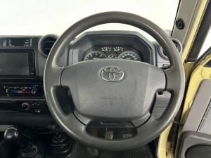 Toyota Land Cruiser 79 4.5DS/C - Image 18