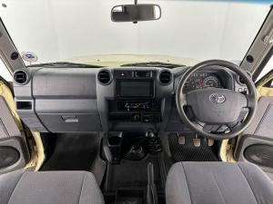 Toyota Land Cruiser 79 4.5DS/C - Image 19
