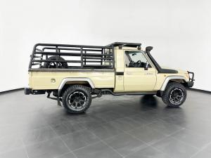 Toyota Land Cruiser 79 4.5DS/C - Image 5
