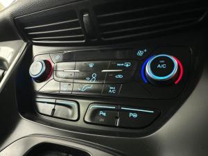 Ford Kuga 1.5 Ecoboost Trend automatic - Image 12