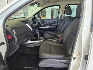 Nissan Navara 2.5D LE 4X4 automatic D/C - Image 9