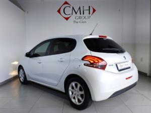 Peugeot 208 1.2 Active - Image 4