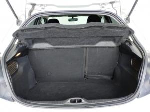 Peugeot 208 1.2 Active - Image 6