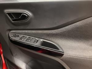 Nissan Magnite 1.0 Turbo Acenta Kuro auto - Image 15