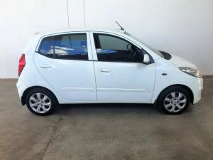 Hyundai i10 1.25 Fluid auto - Image 3