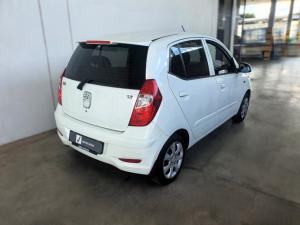 Hyundai i10 1.25 Fluid auto - Image 4