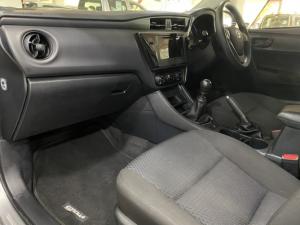 Toyota Corolla Quest 1.8 Plus manual - Image 9
