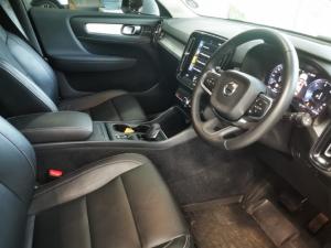 Volvo XC40 D4 AWD Momentum - Image 4