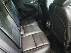 Volvo XC40 D4 AWD Momentum - Image 6