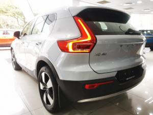 Volvo XC40 D4 AWD Momentum - Image 8