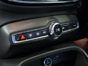 Volvo XC40 B3 Plus Dark - Image 15
