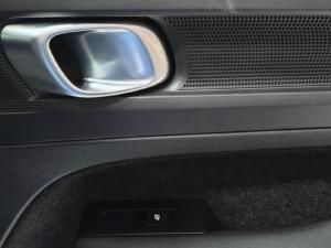 Volvo XC40 B3 Plus Dark - Image 16