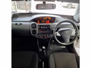 Toyota Etios hatch 1.5 Sprint - Image 6