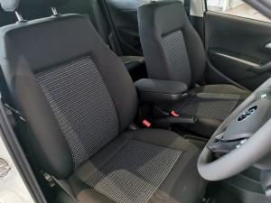 Volkswagen Polo Vivo hatch 1.4 Comfortline - Image 17