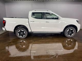 Nissan Navara 2.5DDTi double cab LE Plus