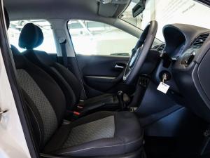 Volkswagen Polo Vivo hatch 1.4 Life - Image 12