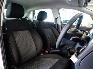Volkswagen Polo Vivo hatch 1.4 Life - Image 13