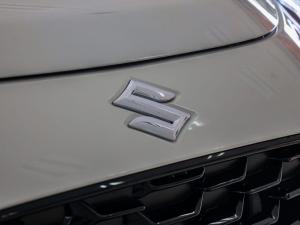 Suzuki Swift 1.2 GLX auto - Image 4