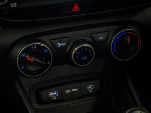 Hyundai Venue 1.2 Premium - Image 12