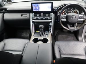 Toyota Land Cruiser 300 3.3D ZX SE - Image 7