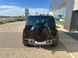 Land Rover Defender 110 D350 X-Dynamic HSE - Image 6