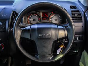 Isuzu D-Max 250 Extended cab Hi-Ride auto - Image 11