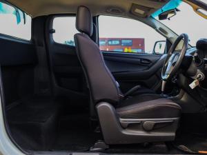 Isuzu D-Max 250 Extended cab Hi-Ride auto - Image 12