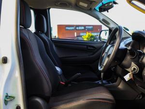 Isuzu D-Max 250 Extended cab Hi-Ride auto - Image 13